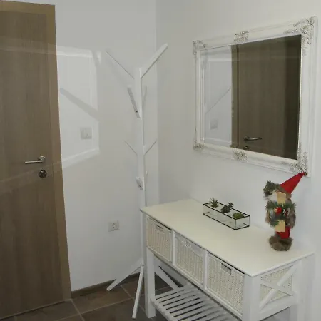 شقة Apart Apartments